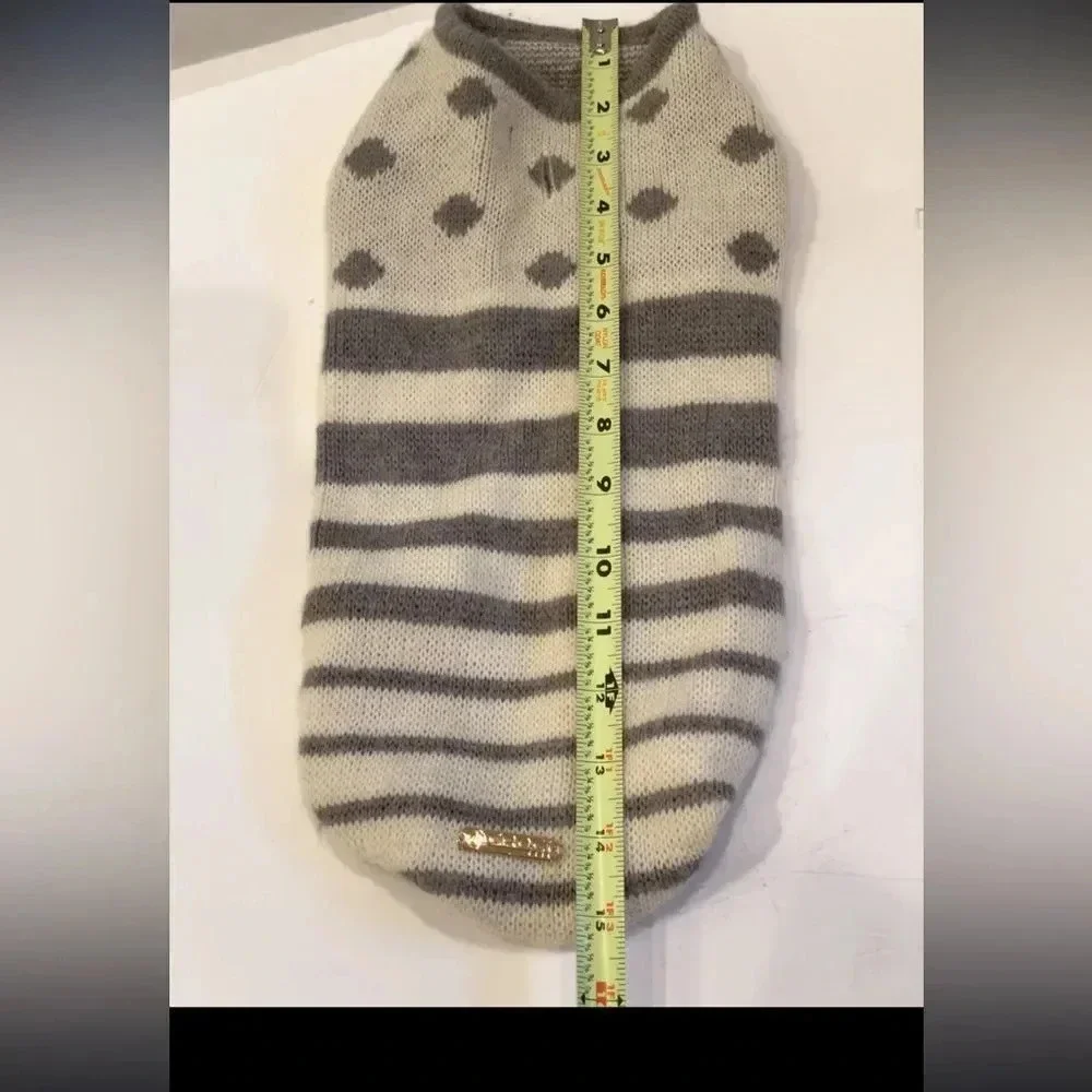 NEW CROCI KNIT GREY AND WHITE STRIPED DOG SWEATER SIZE SMALL